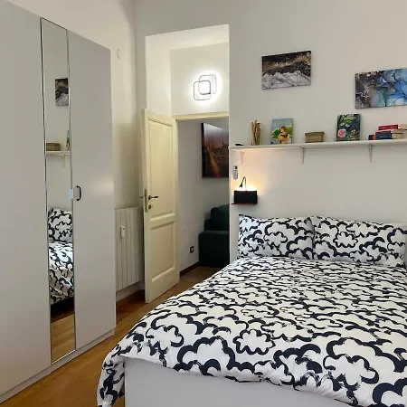 Tiburtina68 Apartment *