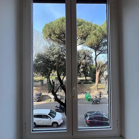 Apartment Tiburtina68 *
